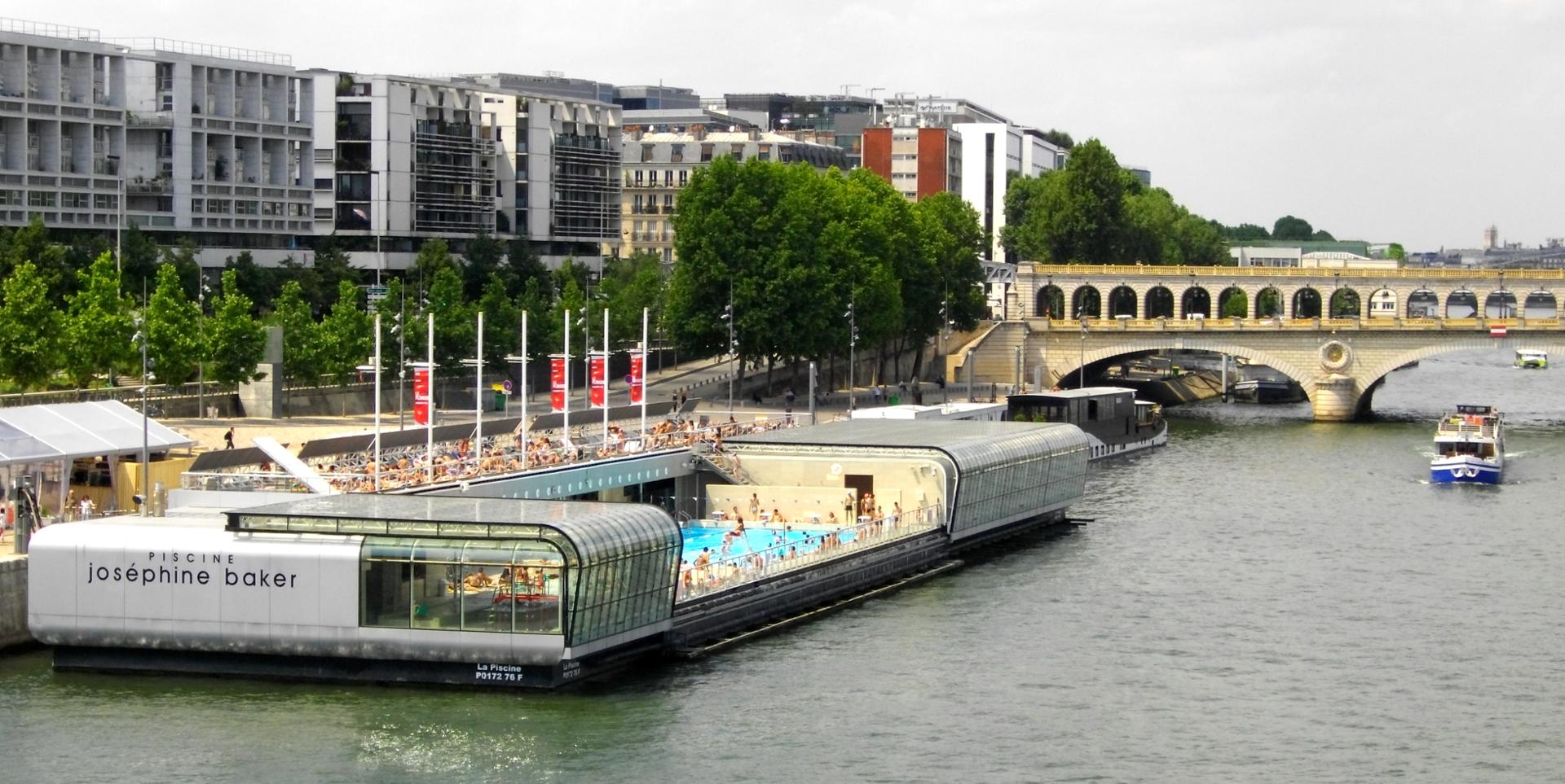 Piscine_Jos?phine_Baker_sur_la_Seine