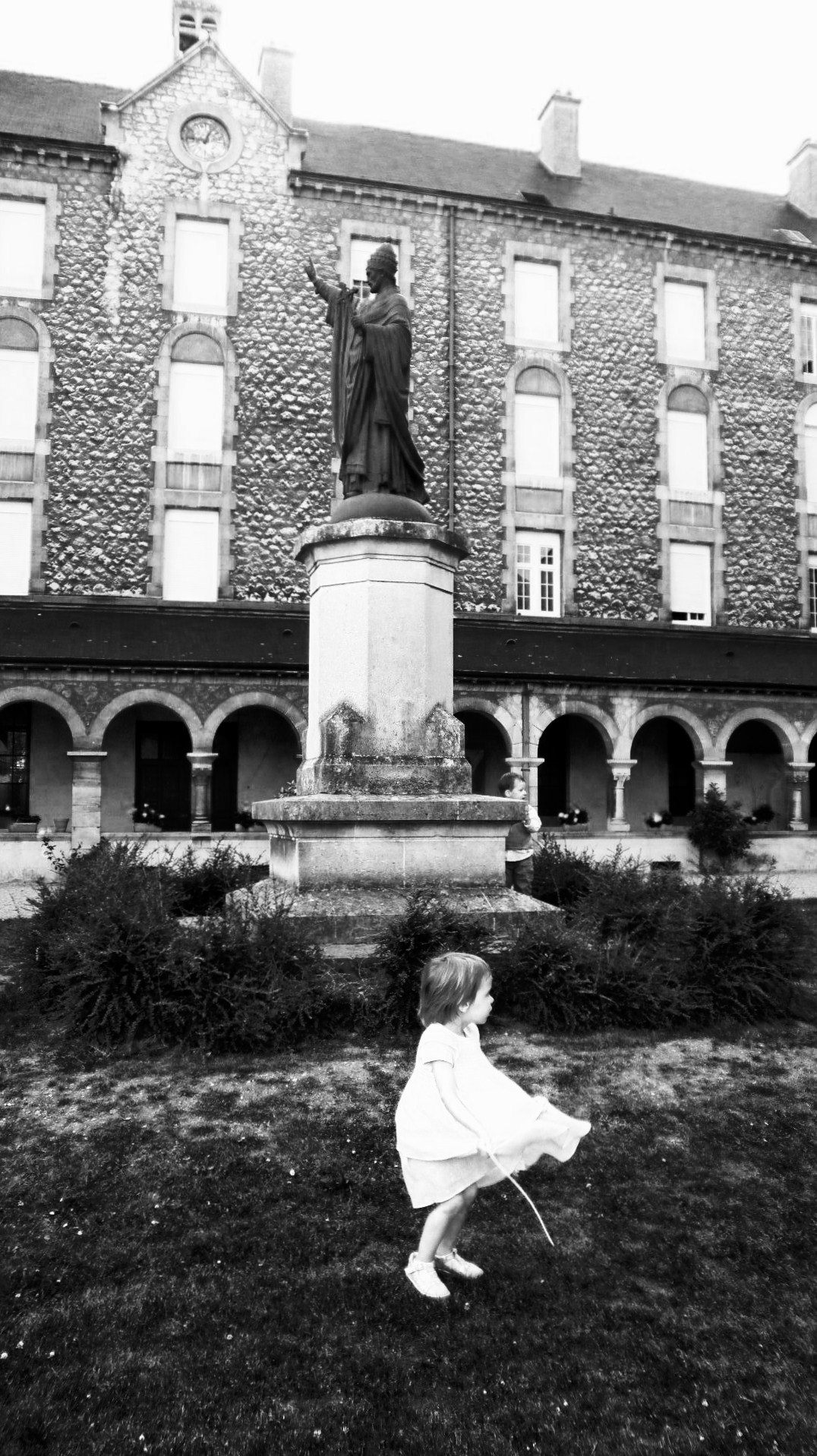 Enfance, Aniela Dzikowska, 2011