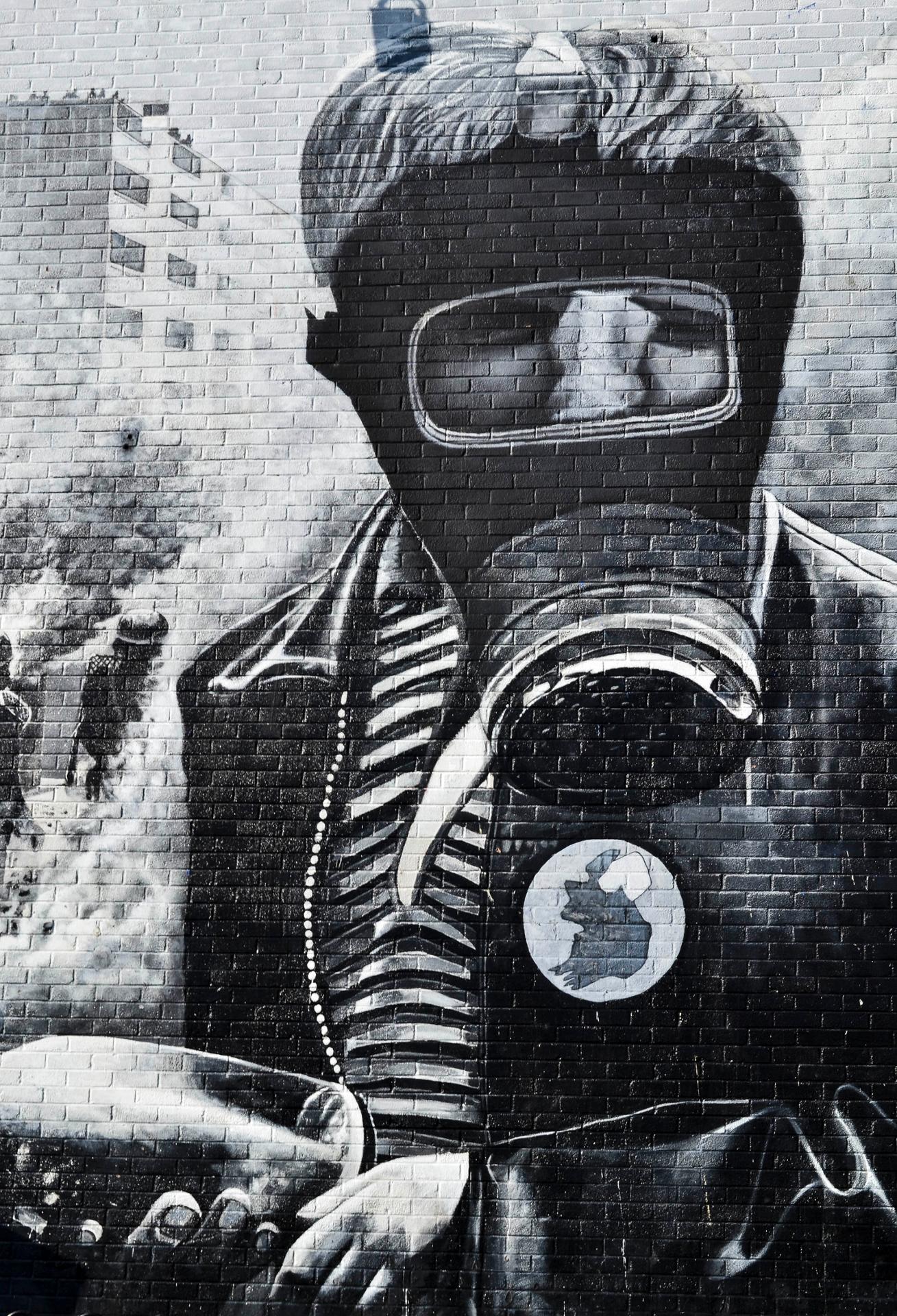 Quartier du Bogside, Derry, Irlande. Graffiti commémoratif du conflit entre Catholiques et Protestants qui a eu lieu en 1969 dans le quartier du Bogside.