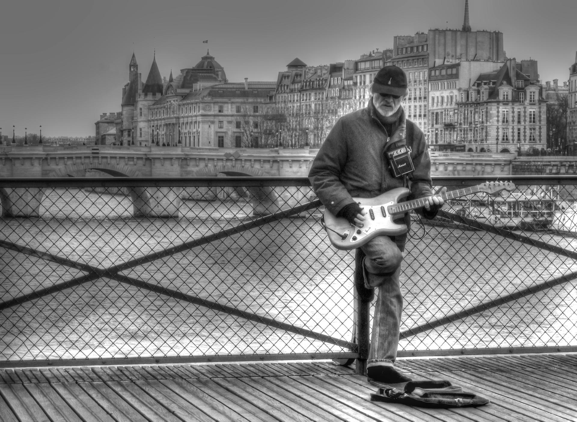 Guitare électrique.