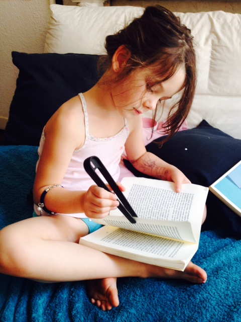 Lire avec des pincettes