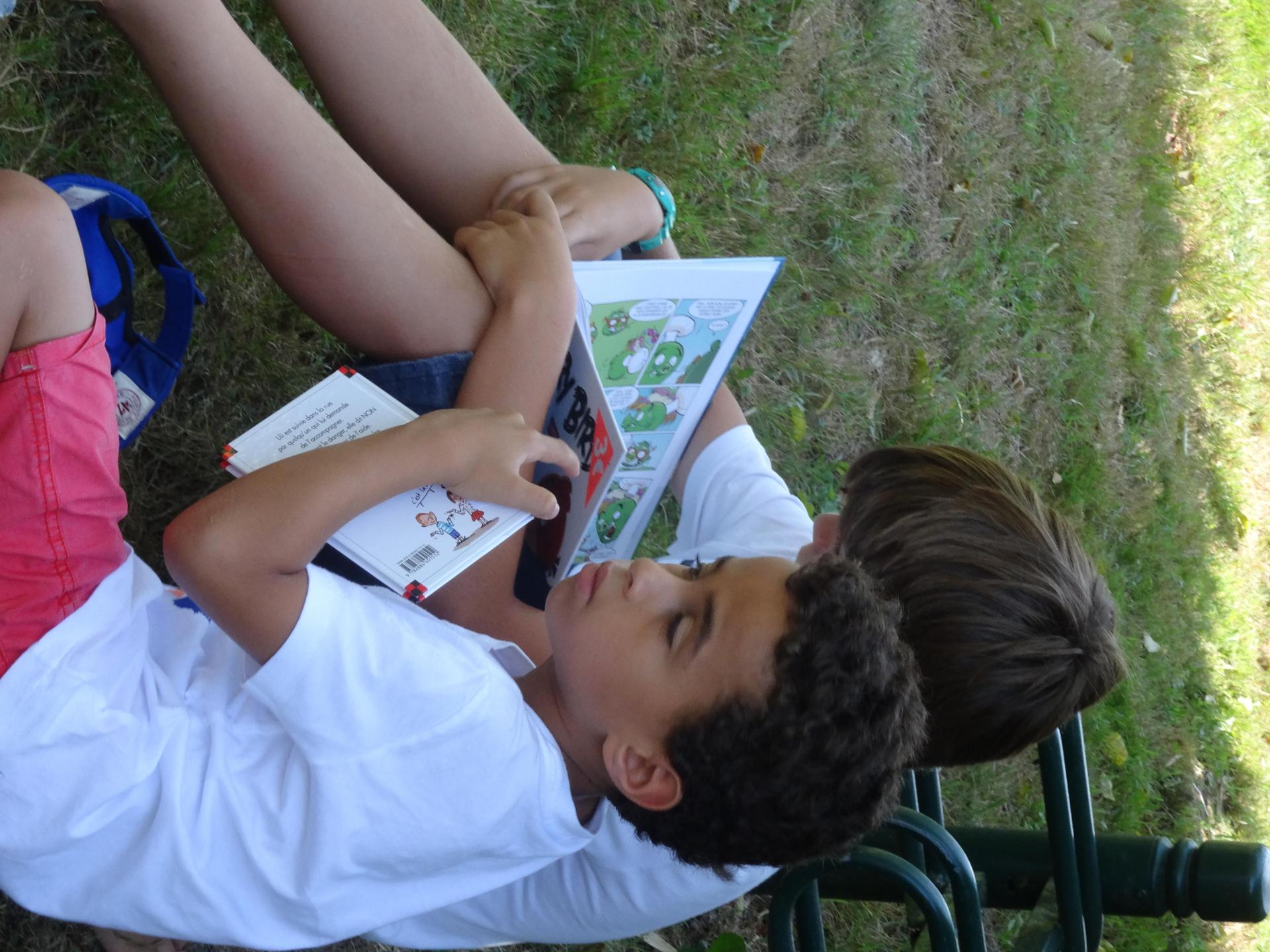 Lire à 2 sur un seul livre