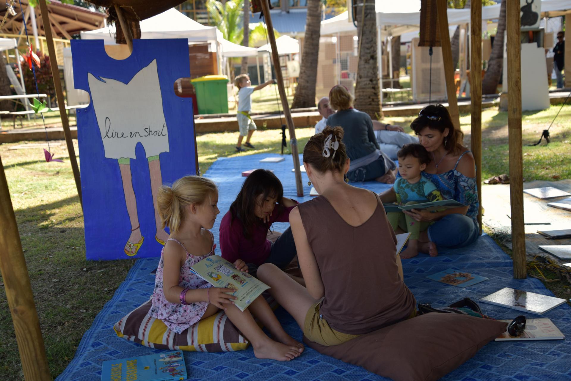 Embarquement immédiat pour lire en short à La Réunion