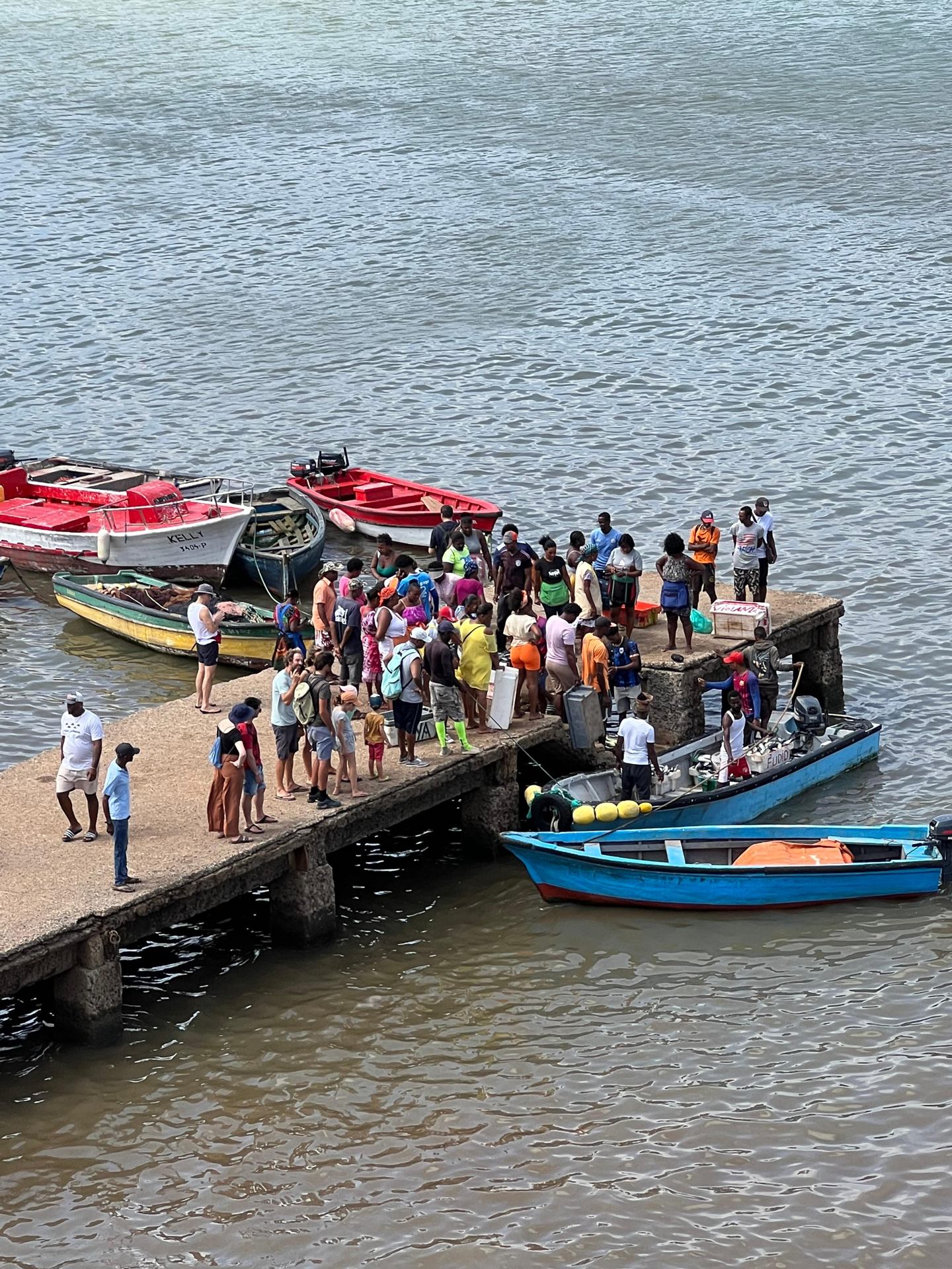 Arrivée des pêcheurs de Mindelo, Cap Vert.jpeg