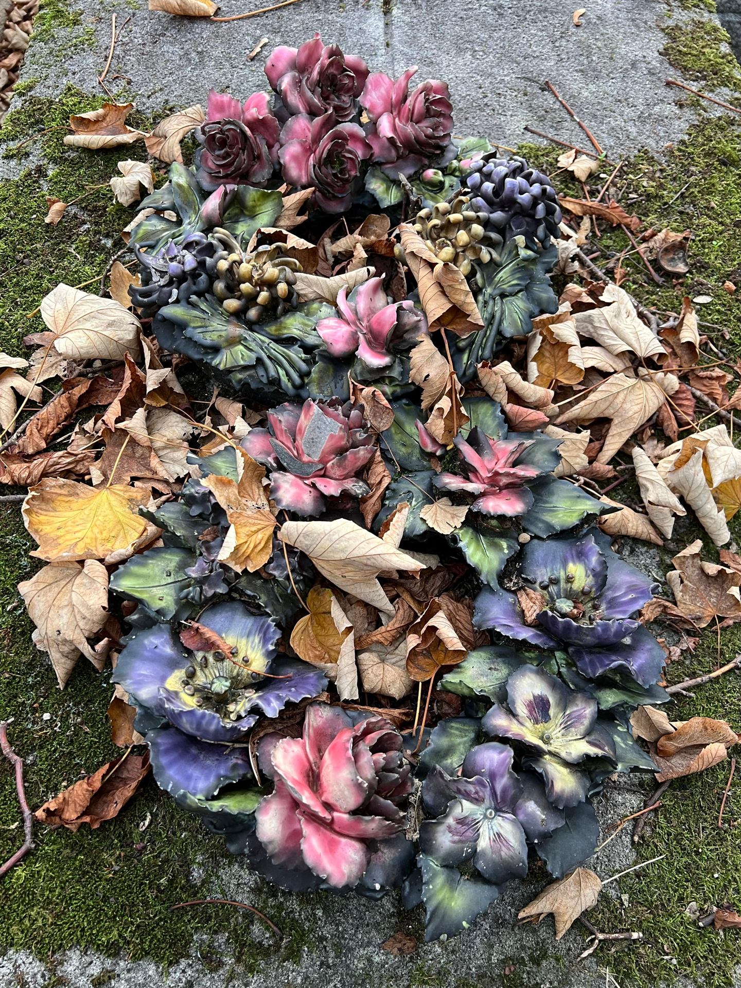 Bouquet d’automne au Père Lachaise, Paris Nov 25.jpeg