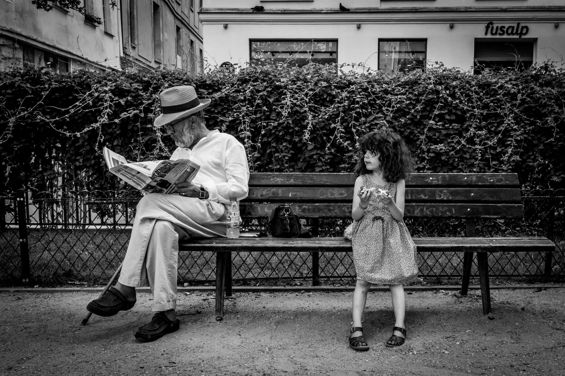 SUR UN BANC