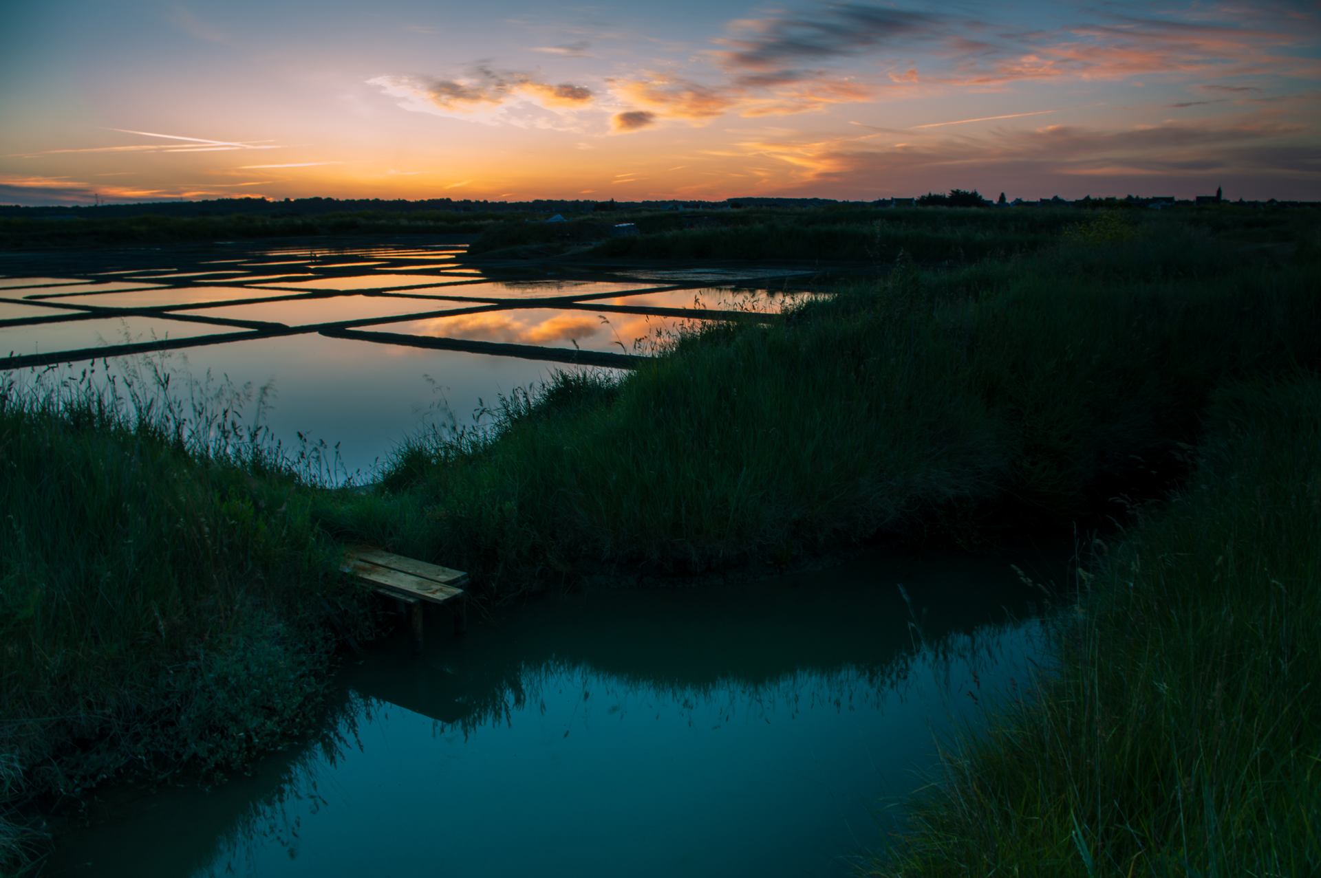 lever de soleil sur les marais salants