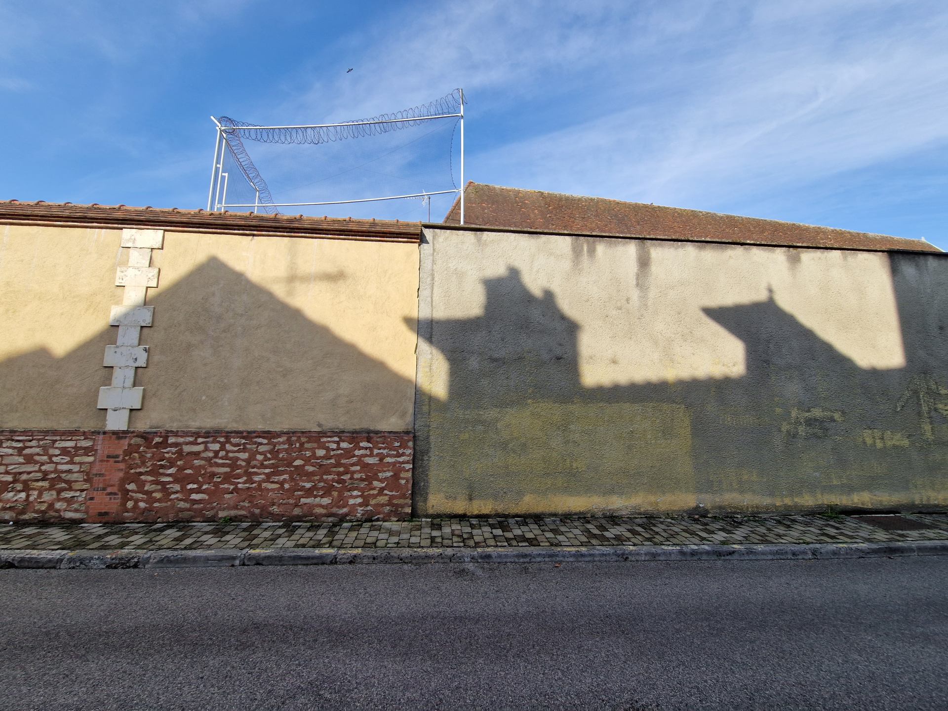 le mur de la prison