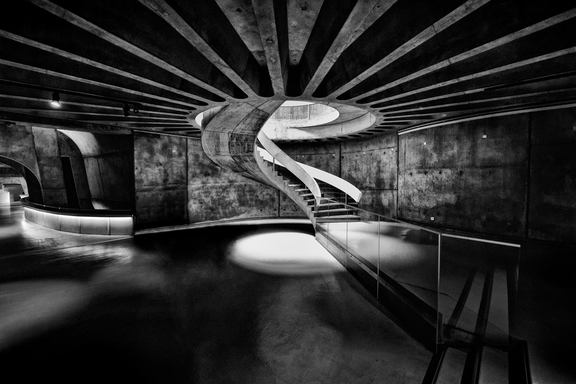 Brutalisme et élégance.