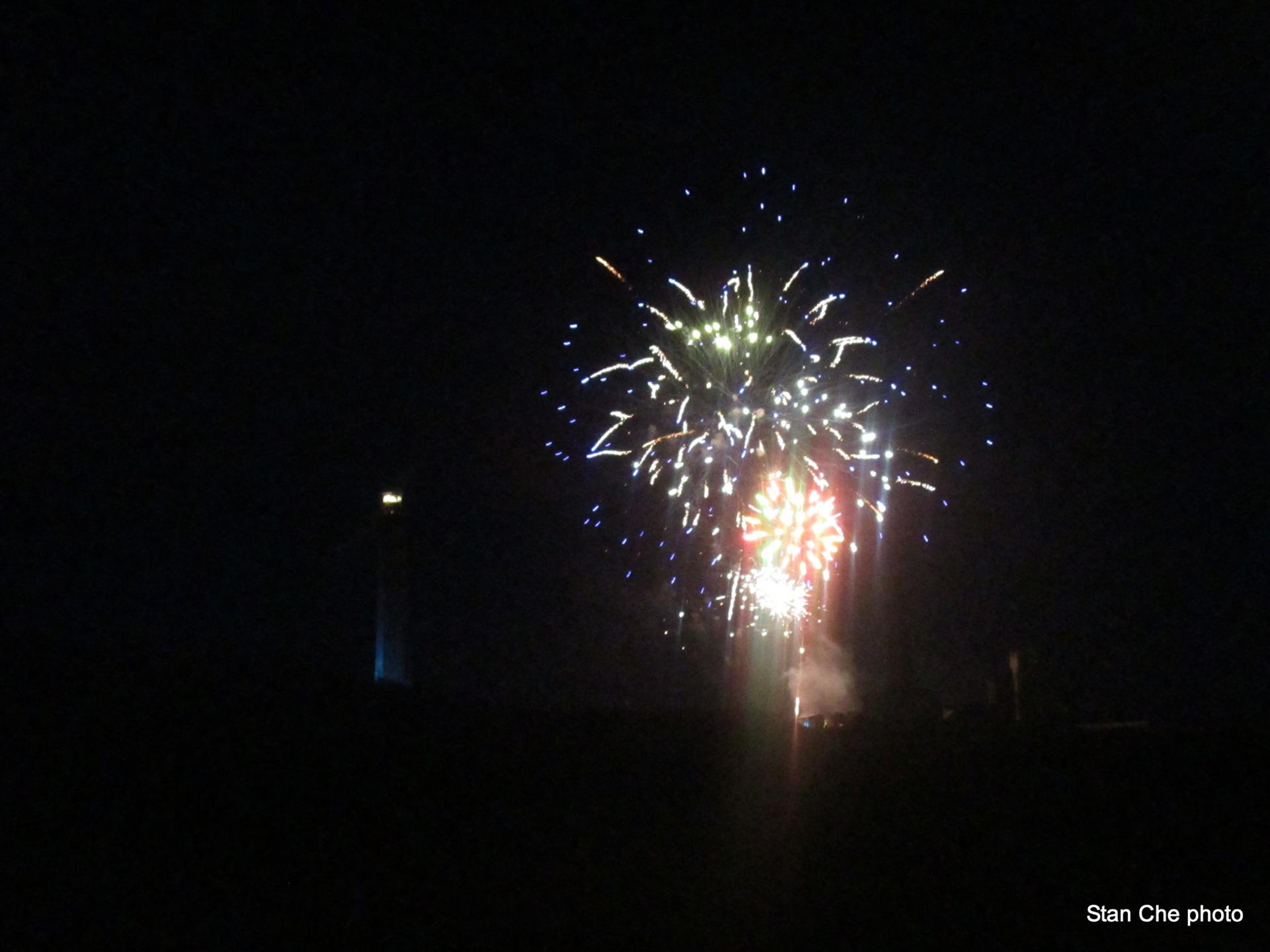 feu d'artifice a st pierre 115-001.JPG