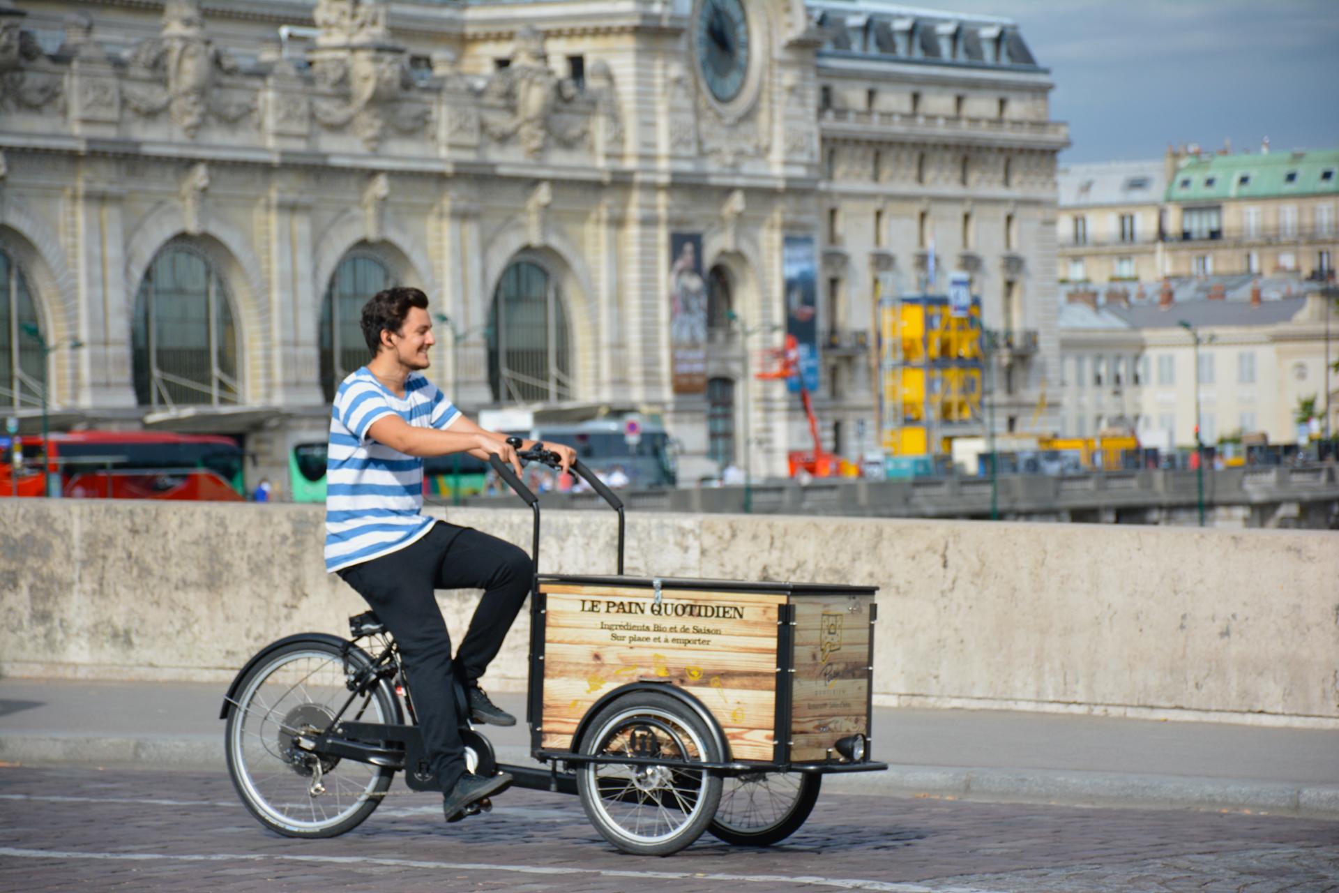 Le livreur en triporteur 02