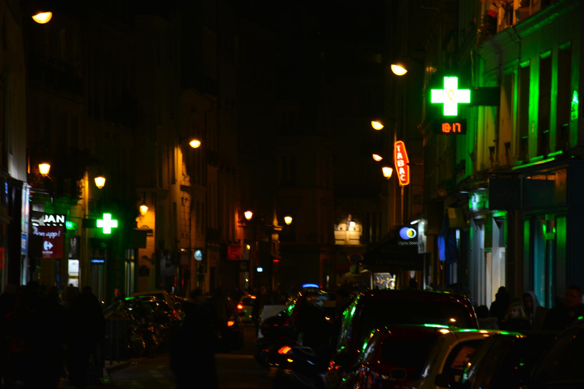Rue de Paris la nuit 2