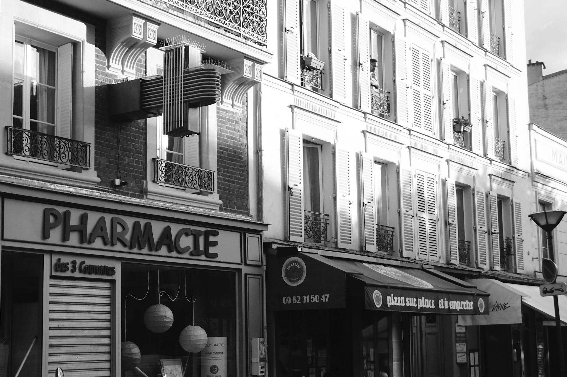 Belleville-La-pharmacie.JPG