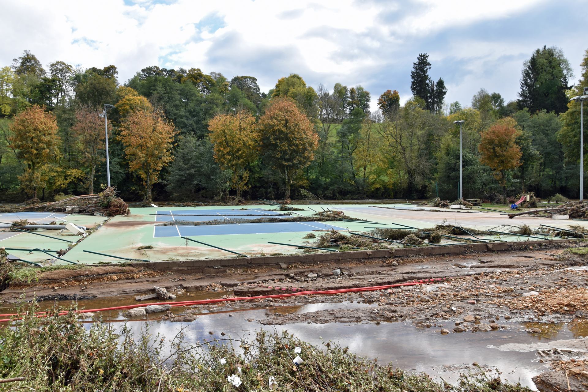 Le complexe sportif après la crue W DSC_0044 b a.jpg