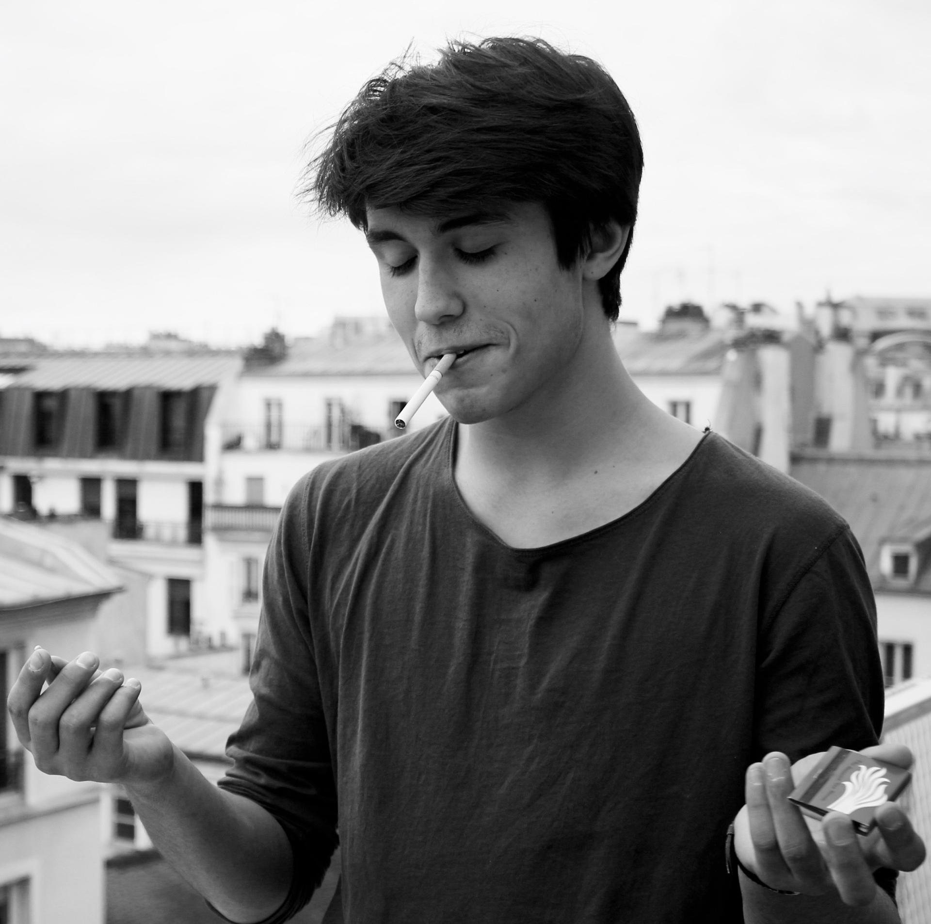 cigarette au balcon