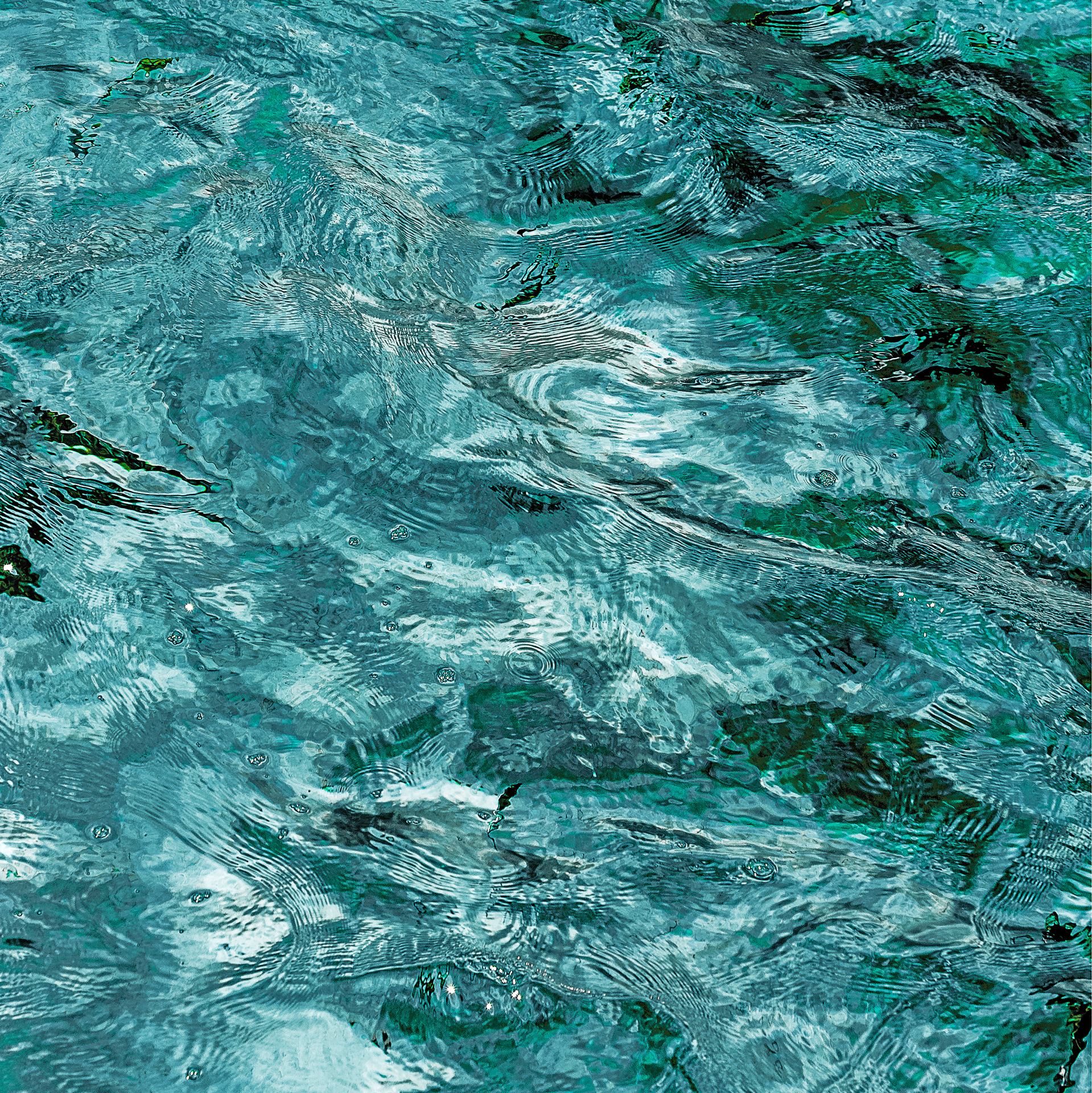Bulles et reflets en eau vive