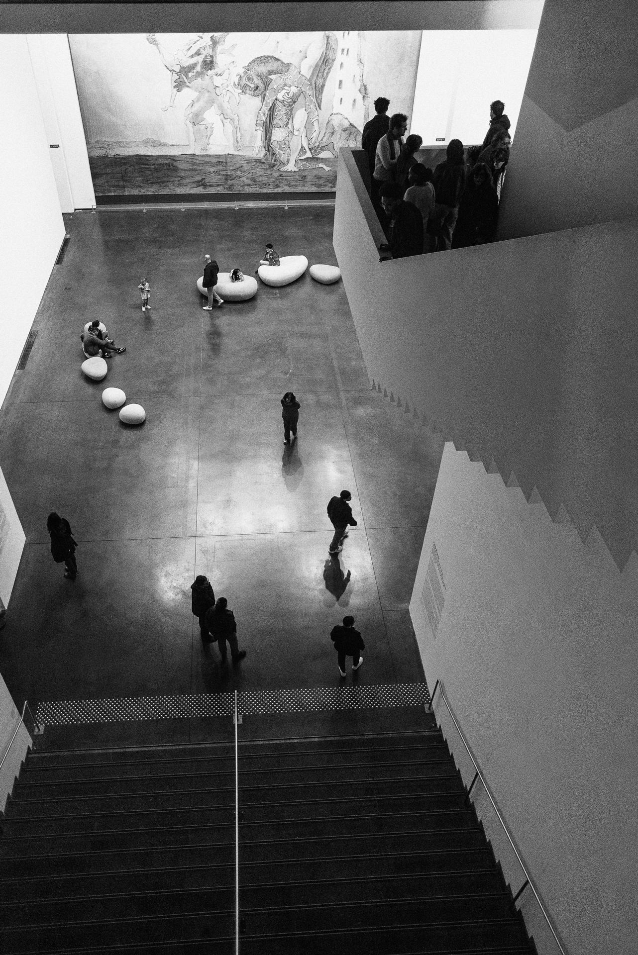 Déambulation devant un décor de pablo Picasso