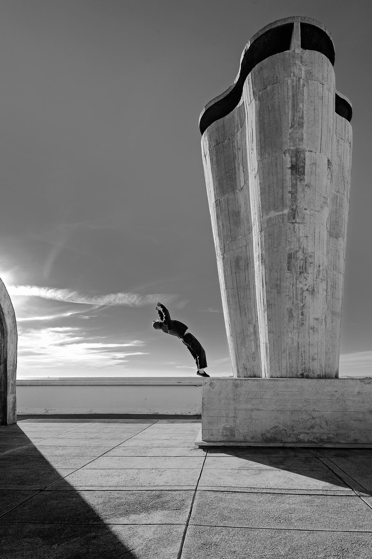 Saut périlleux au coucher du soleil