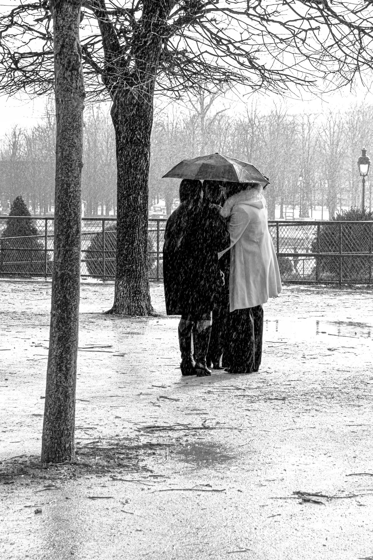 Confidences sous la pluie...