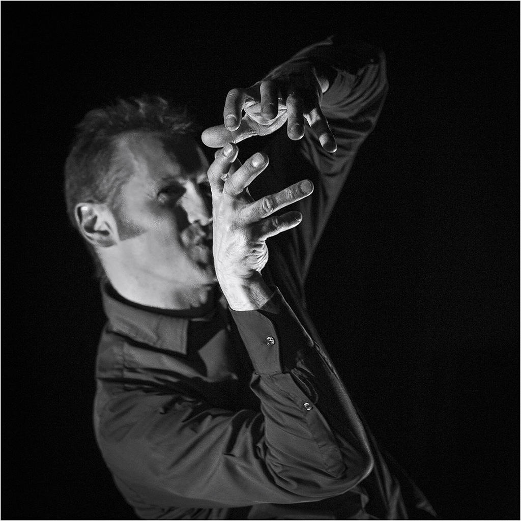 Les mains ont la parole-02 