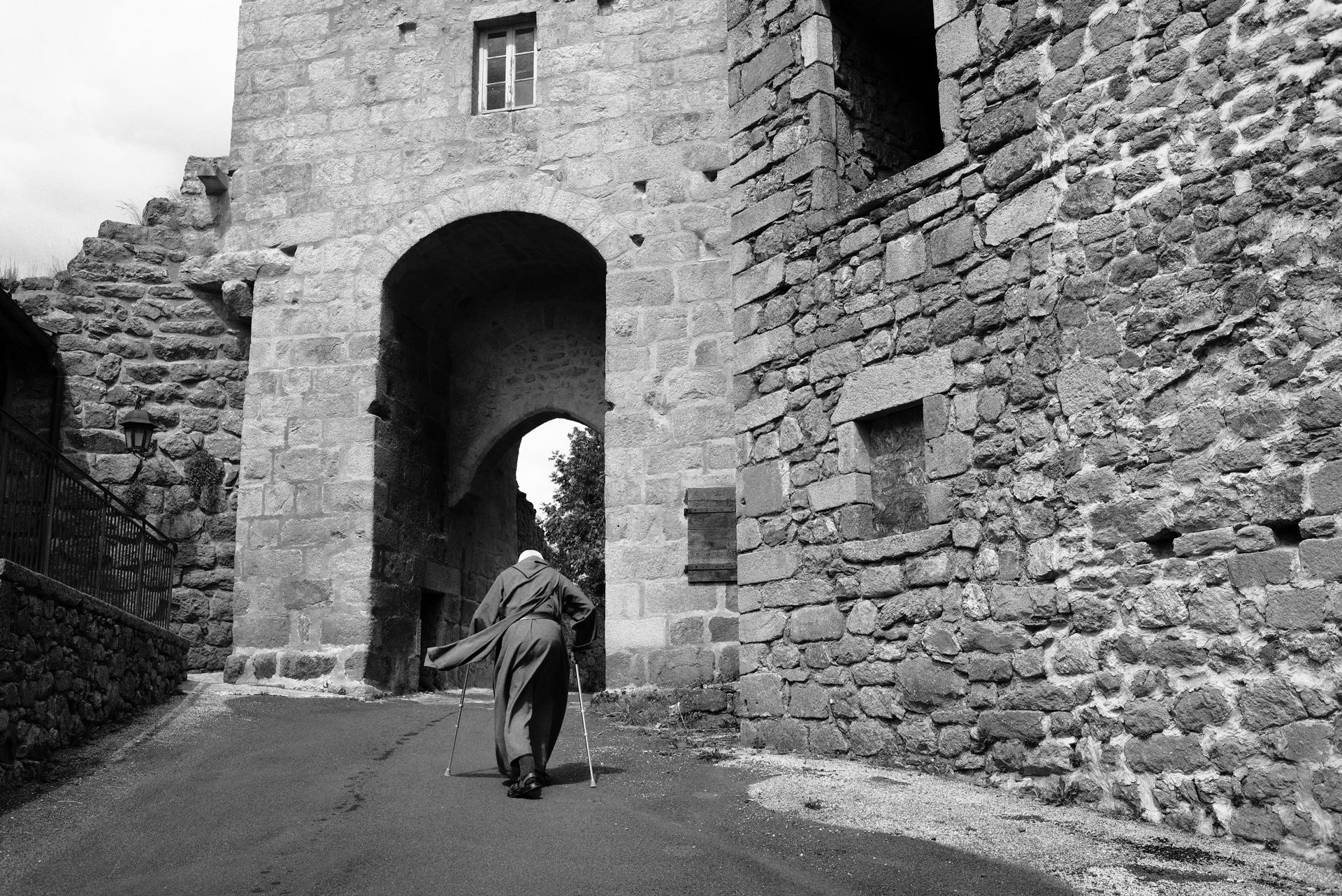 le vieil homme et la pierre