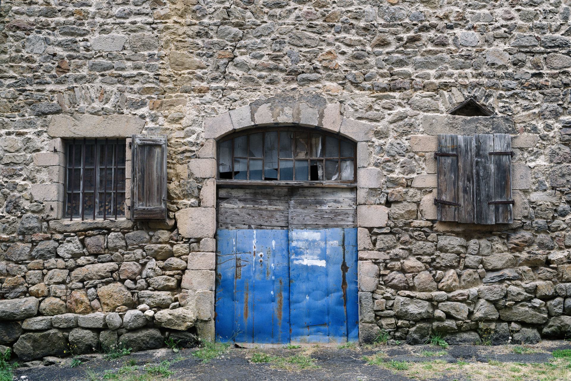 porte bleue