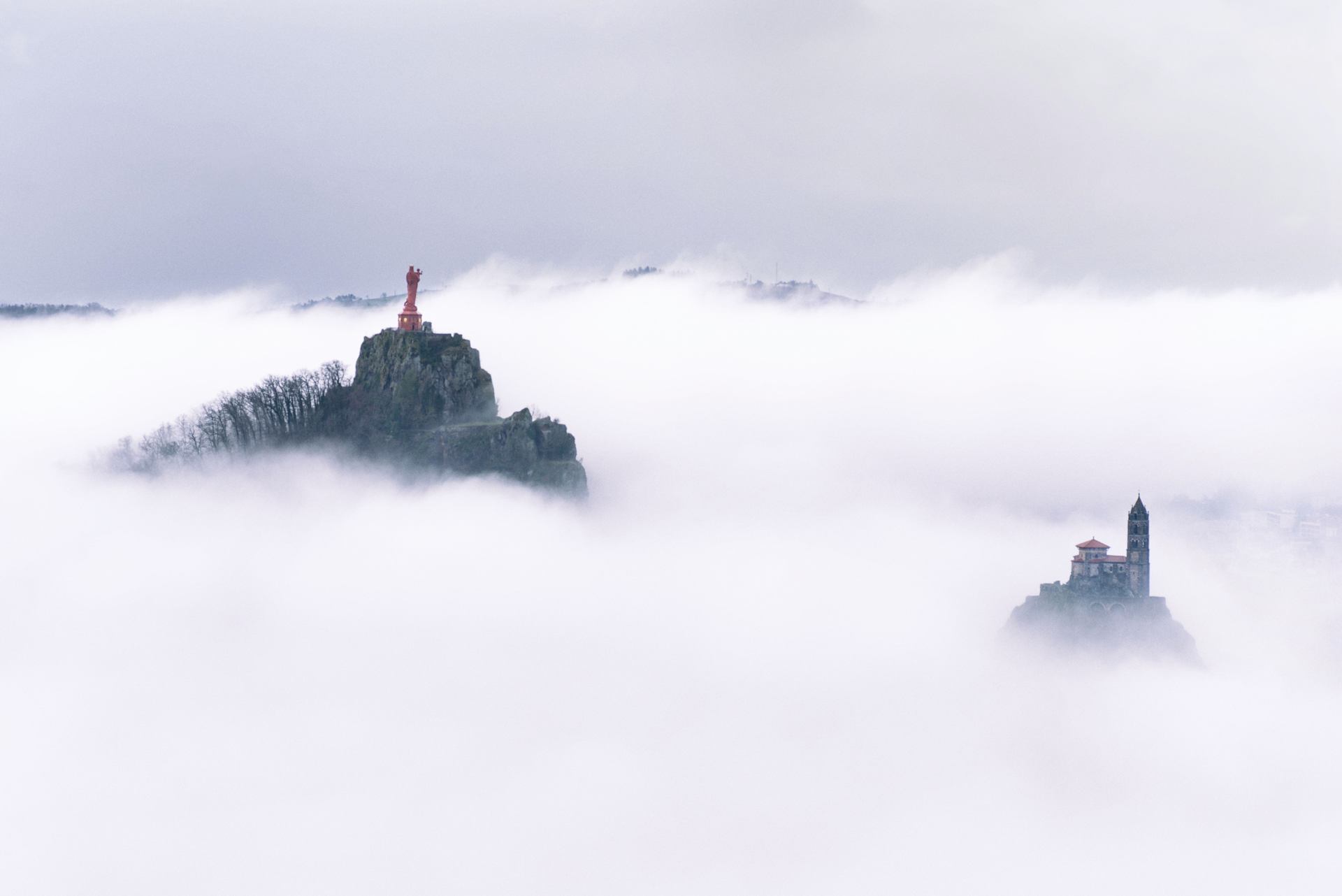 au dessus des nuages