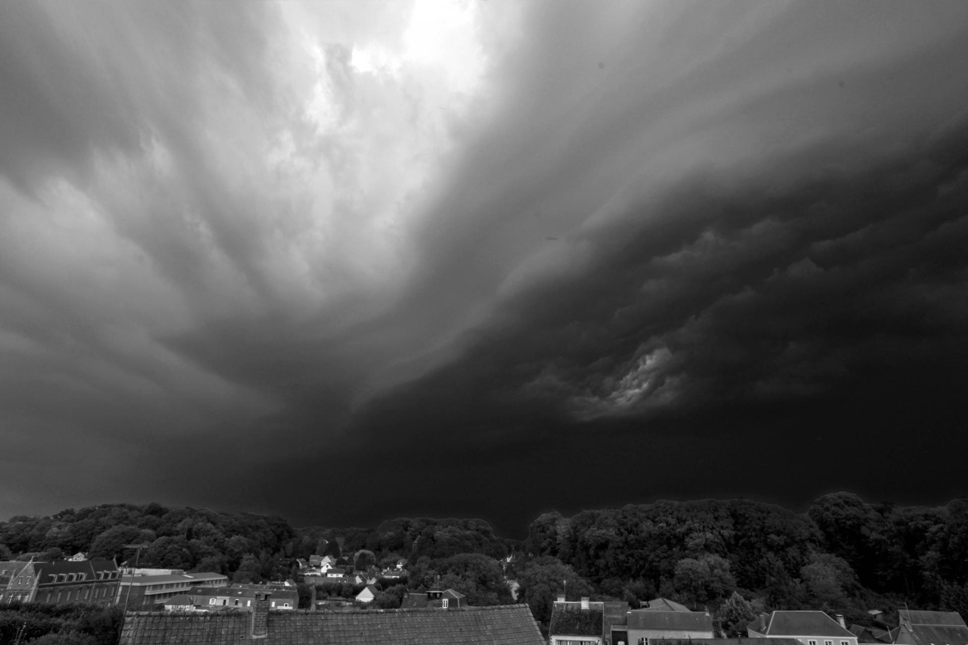 orage noir et blanc