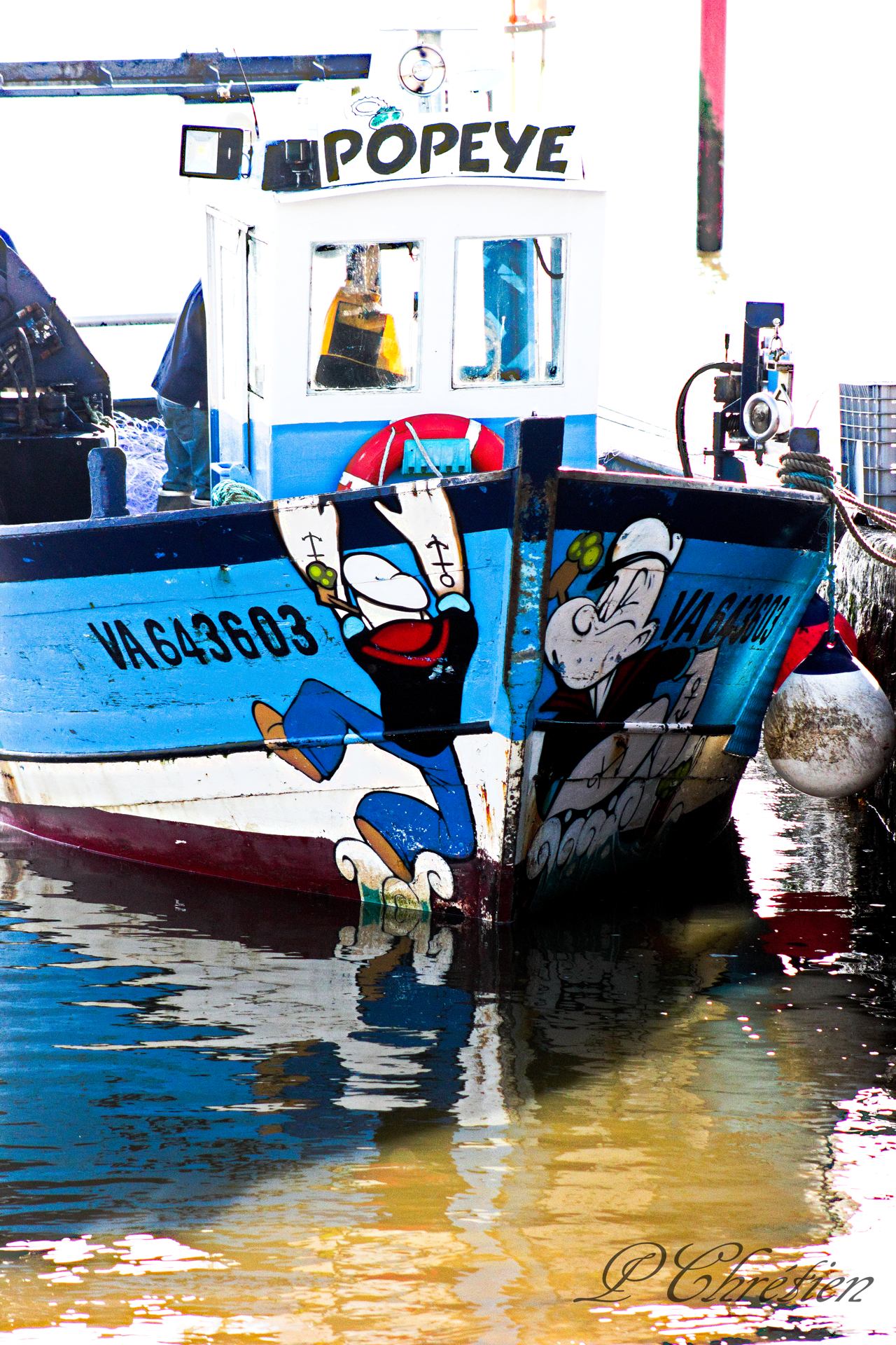 bateau de pêche au port
