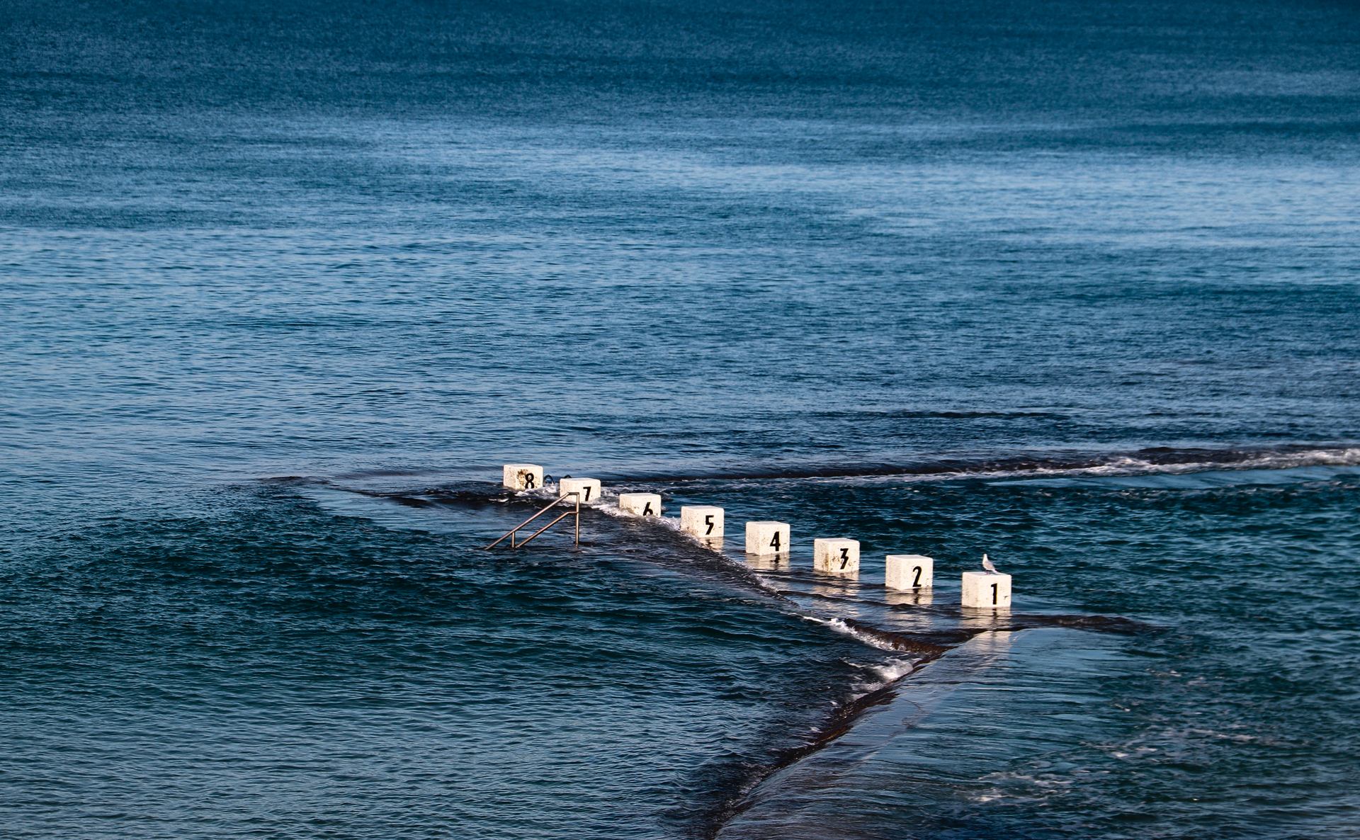 Piscine à débordement