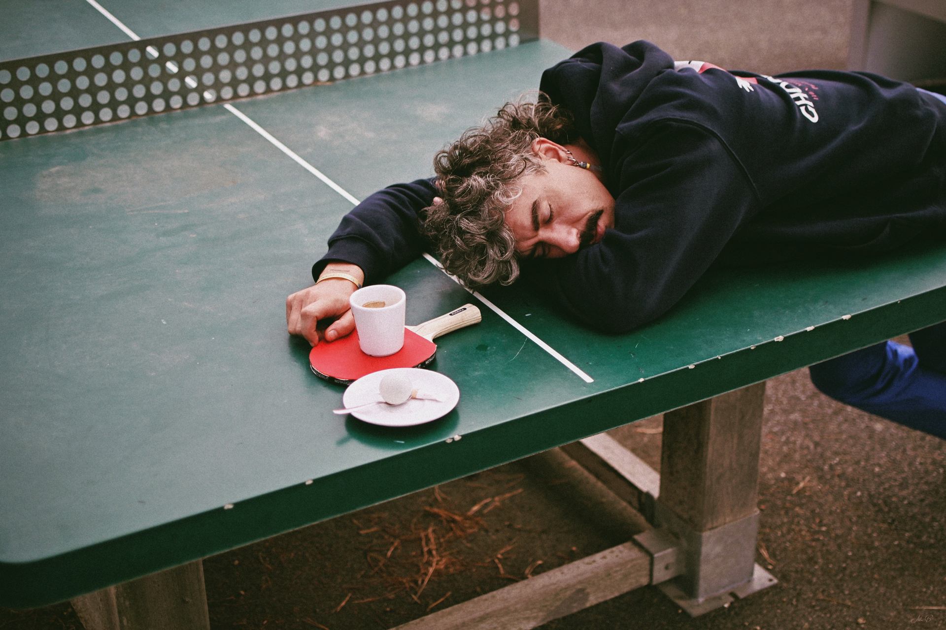Café, ping-pong et hyposomnie