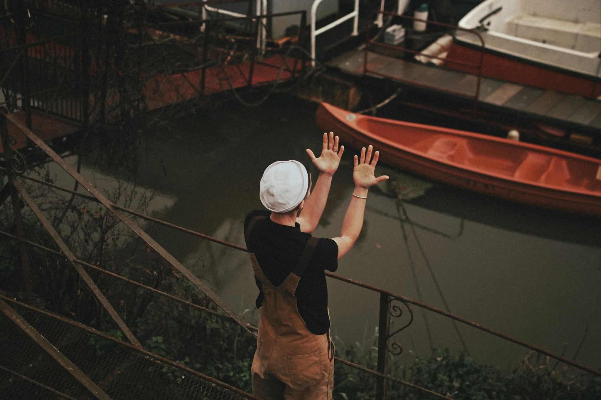 De la rouille sur des mains froides.