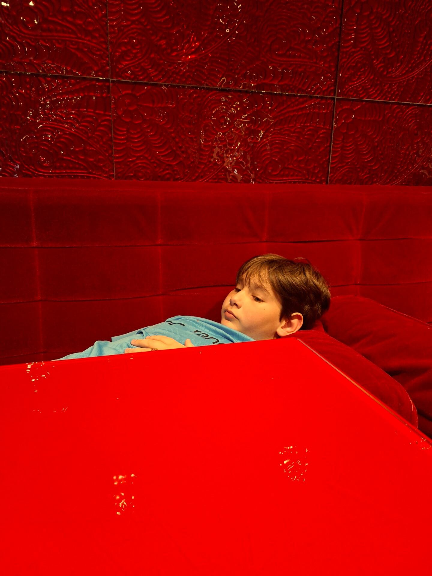 En rouge et bleu