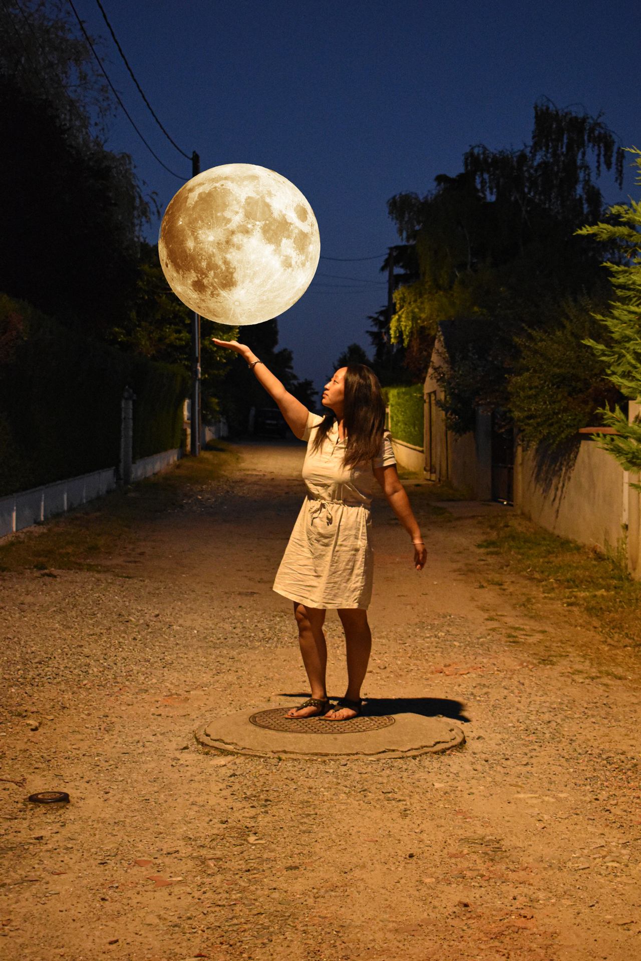 La fille et la lune
