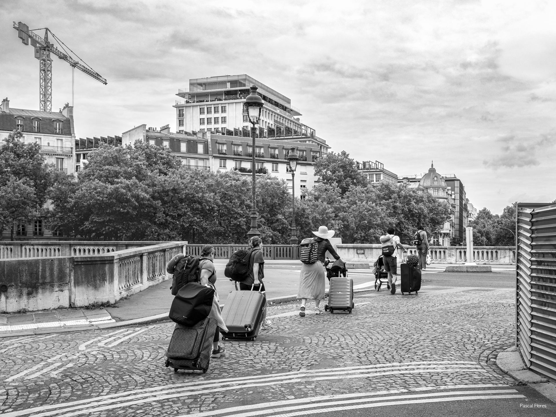 Les touristes passent, la ville reste