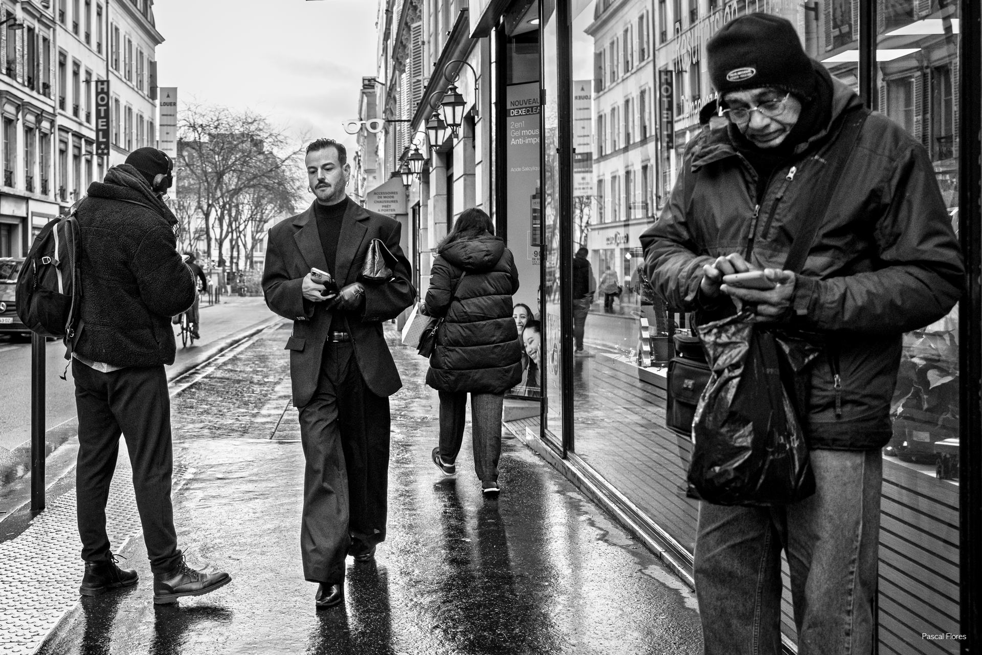 Personne ne regarde personne