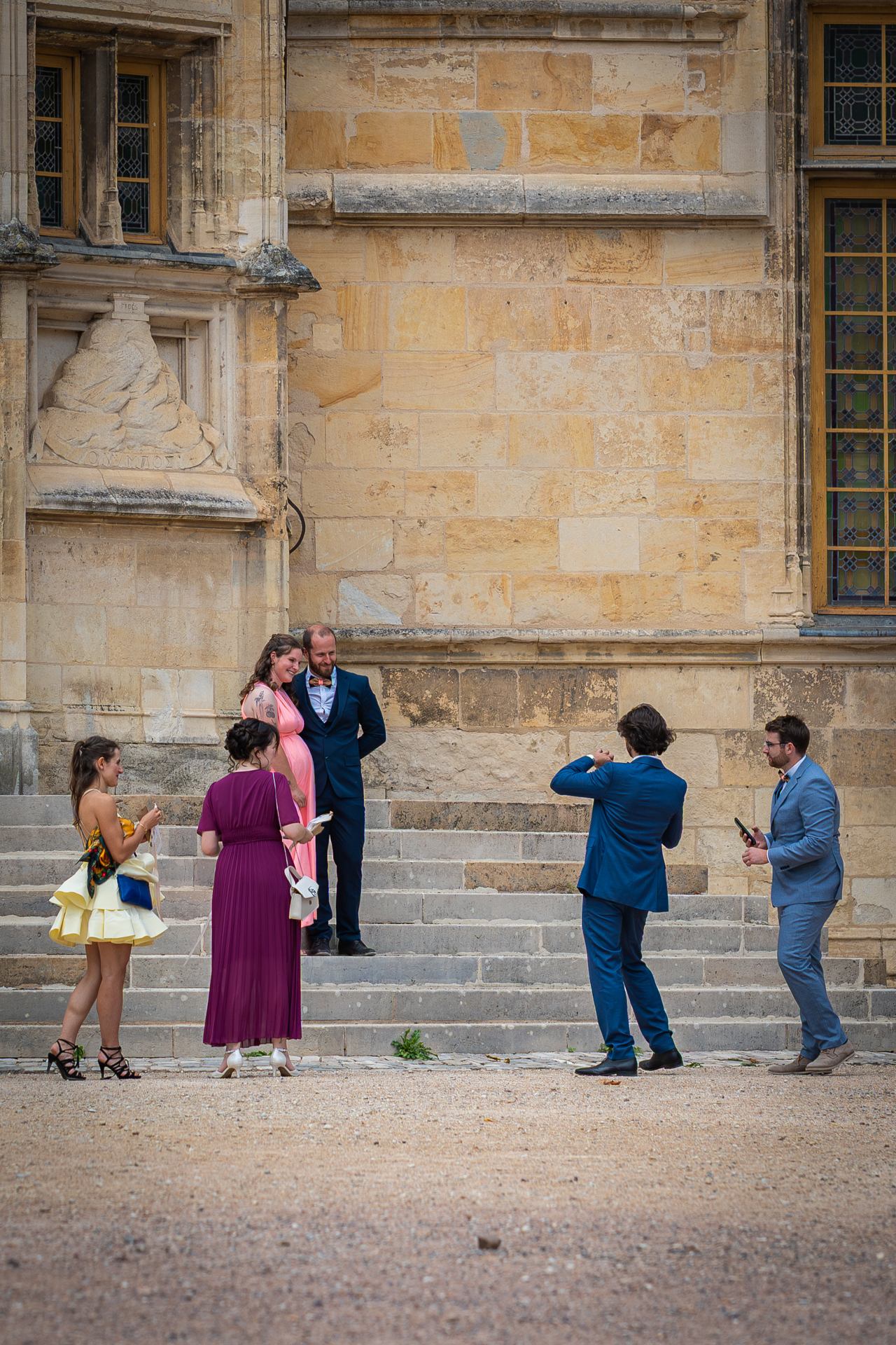 Devant la pierre ancienne