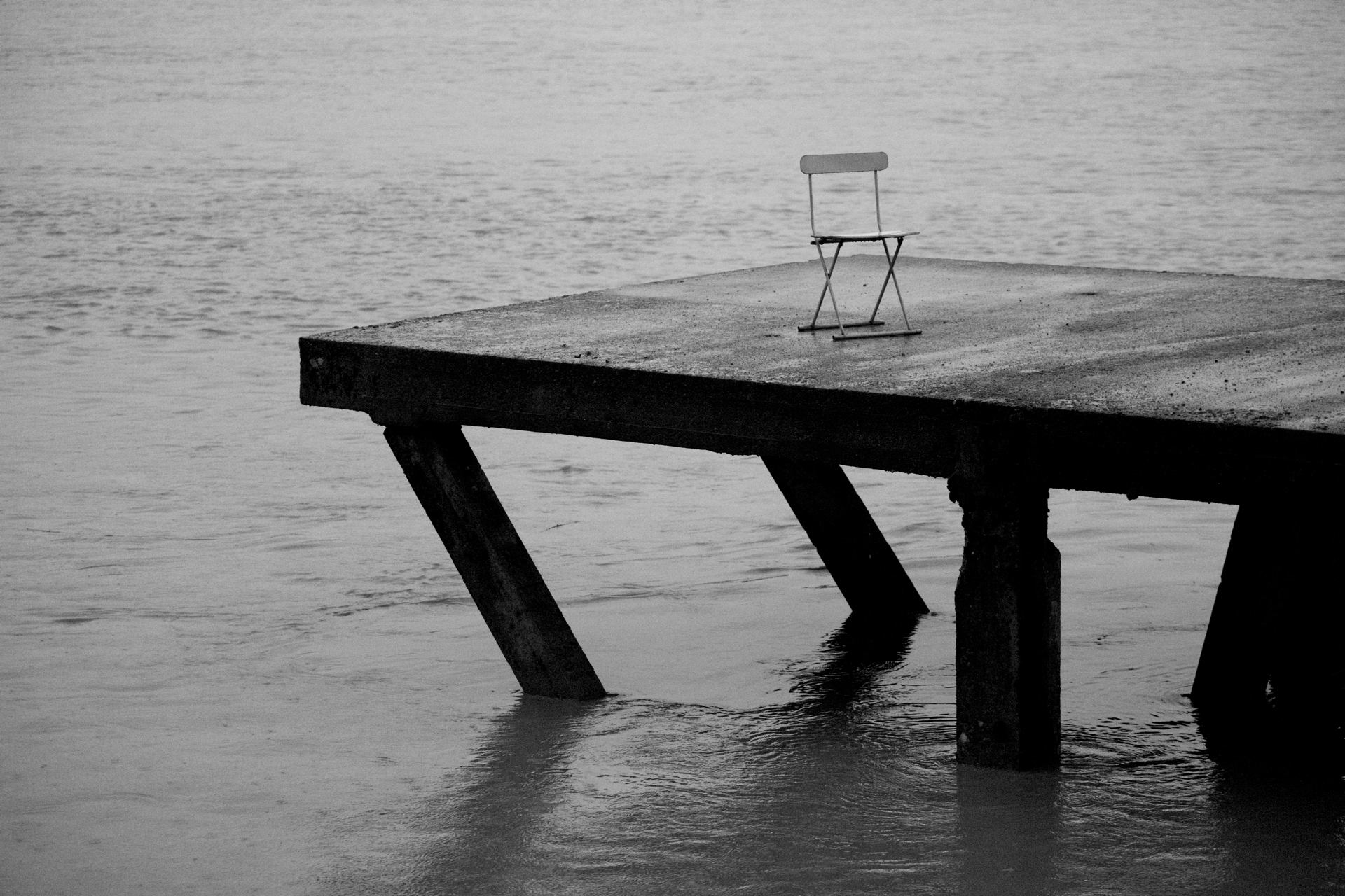chaise en attendant le belem NB.jpg