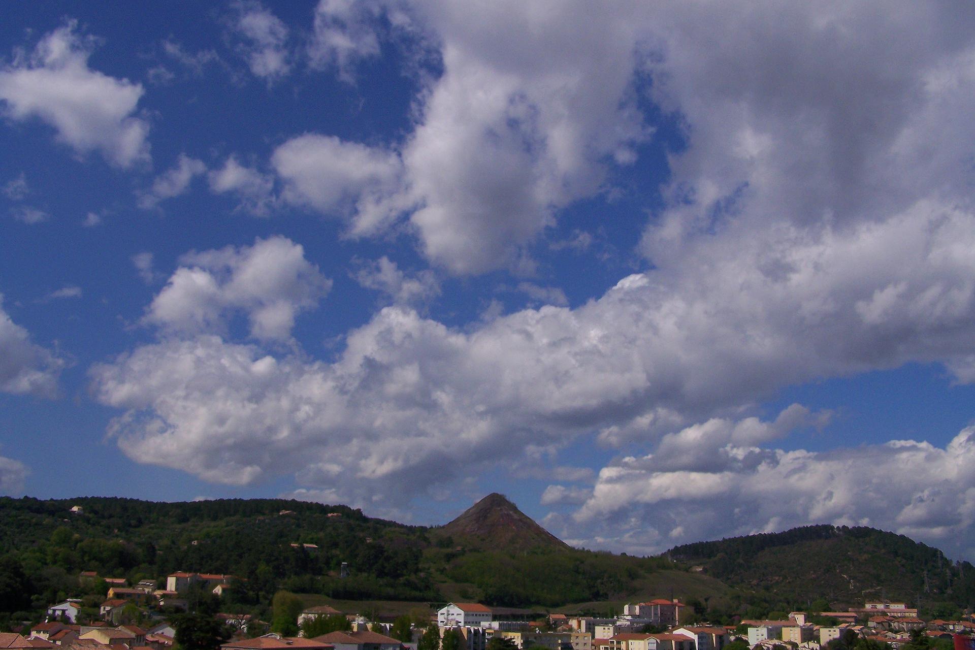 Ciel de traîne au dessus du Mont Ricateau