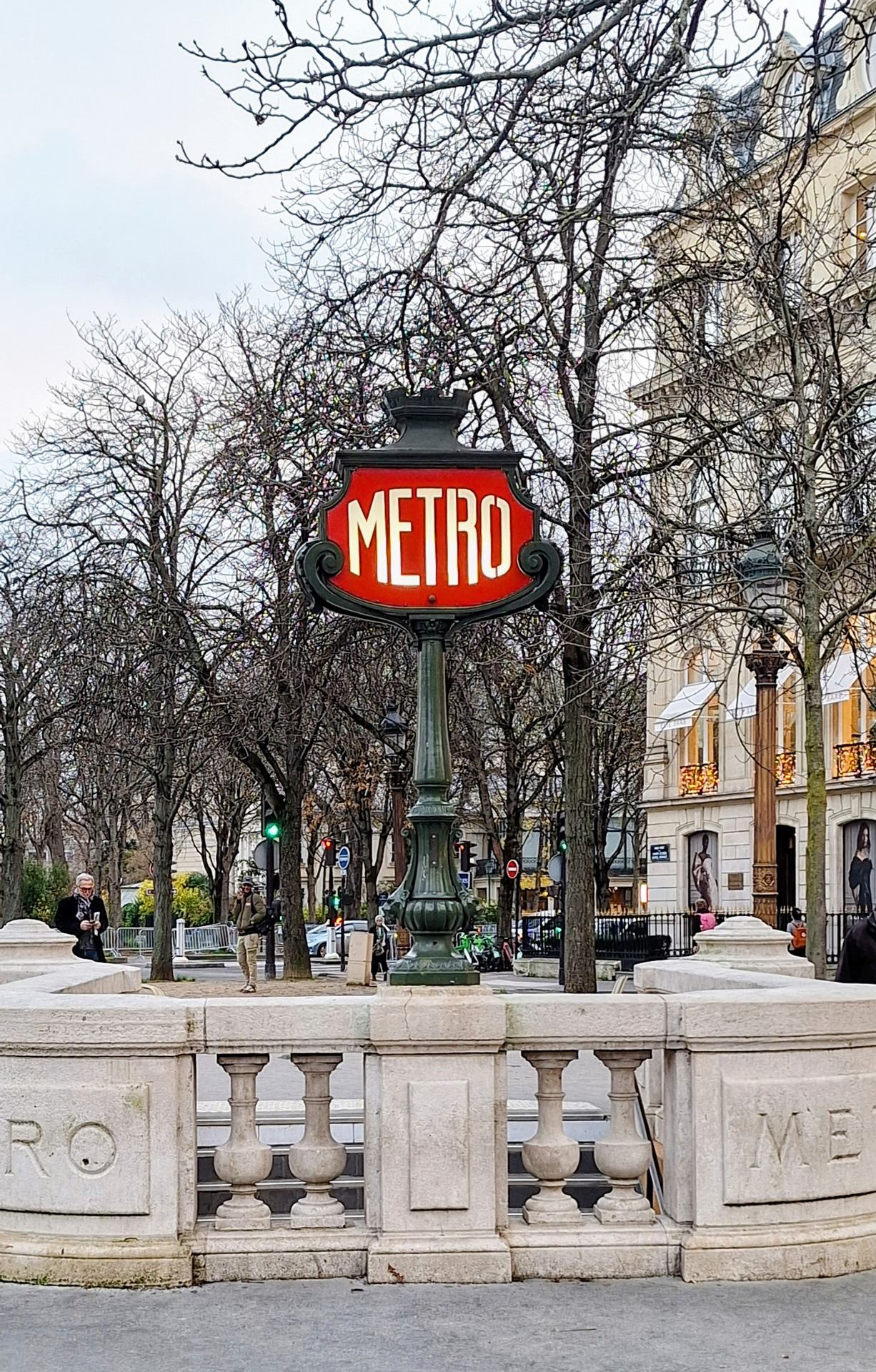 Aux Champs Élysées