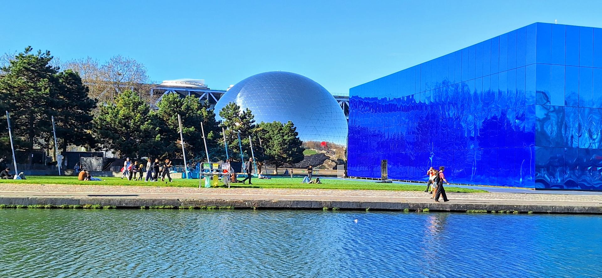 Le long du Canal de l'Ourcq