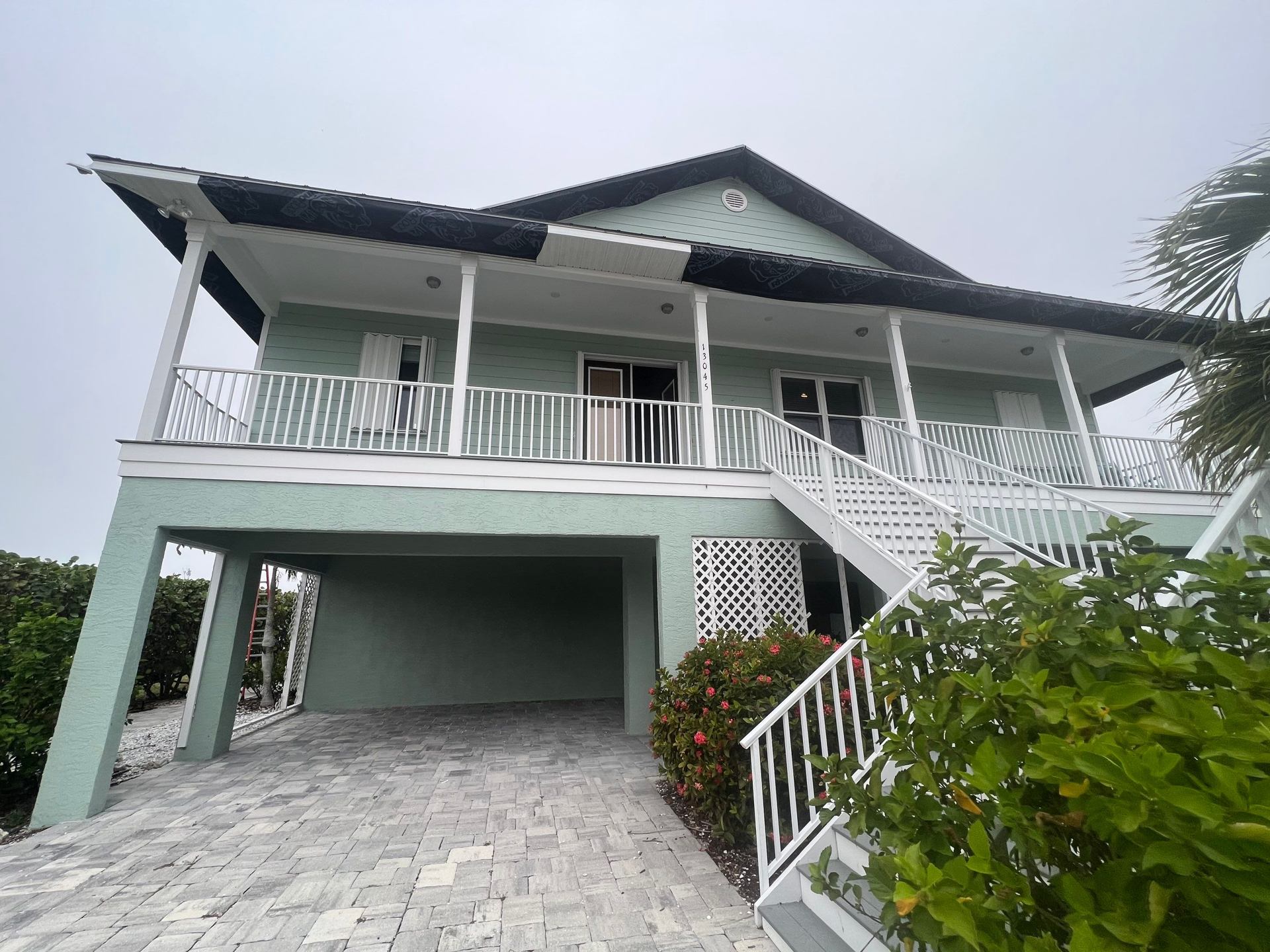 Florida Fascia_Soffit Before.jpg